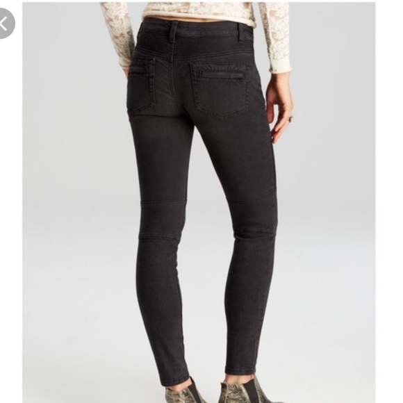 Free People Pants - Free People black skinny jeans!